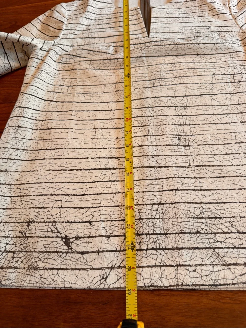 Tory Burch Cotton Crackled Stripe Top with Notched V Neckline Like New Sz 6